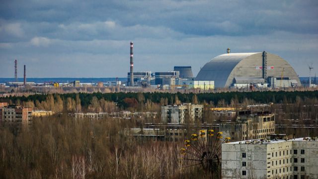 KKW Tschernobyl mit dem New Safe Confinement Foto des Standorts Tschernobyl mit dem New Safe Confinement